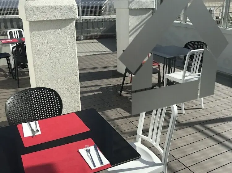 هتل Casual Del Teatro Madrid