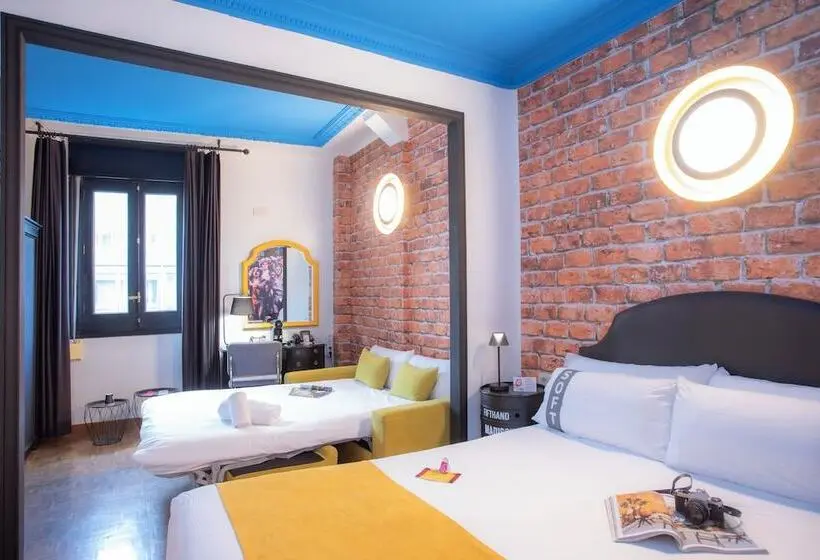 هتل Casual Del Teatro Madrid