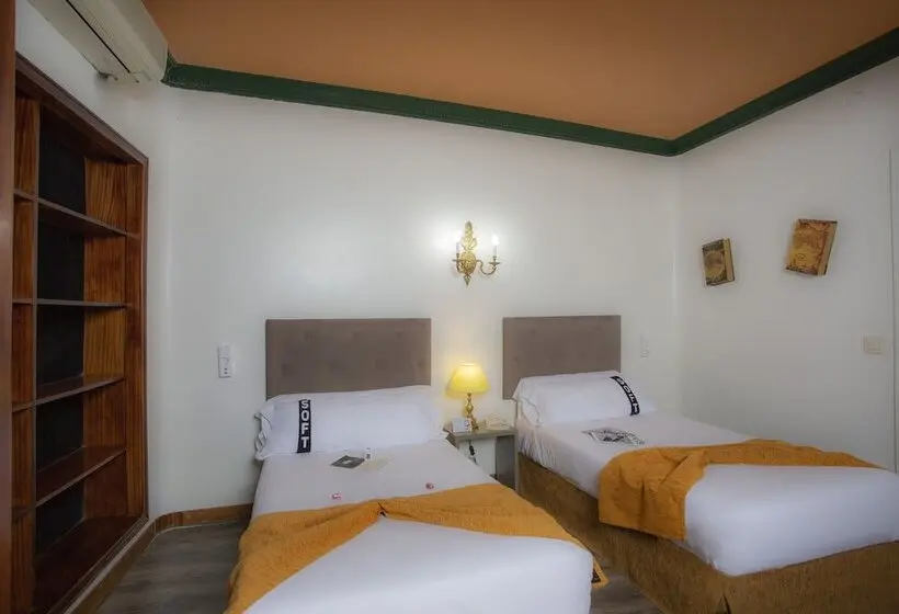 هتل Casual Del Teatro Madrid