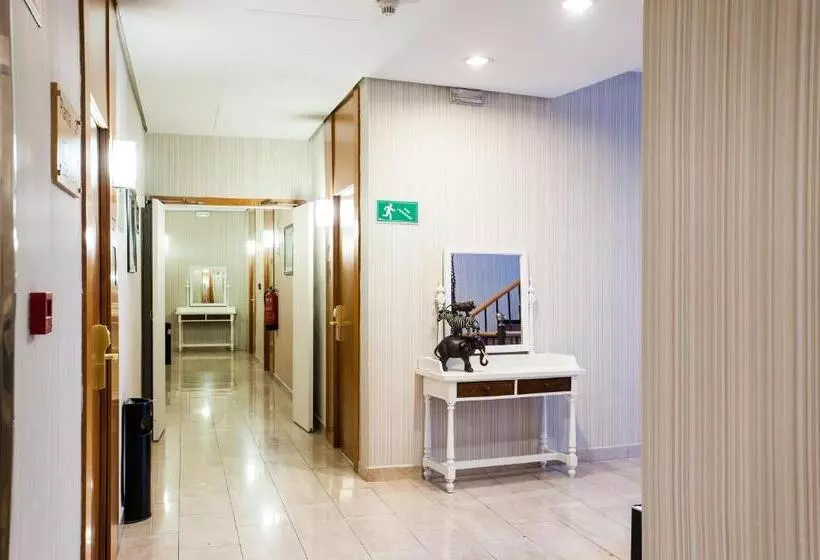 호텔 Catalonia Conde de Floridablanca