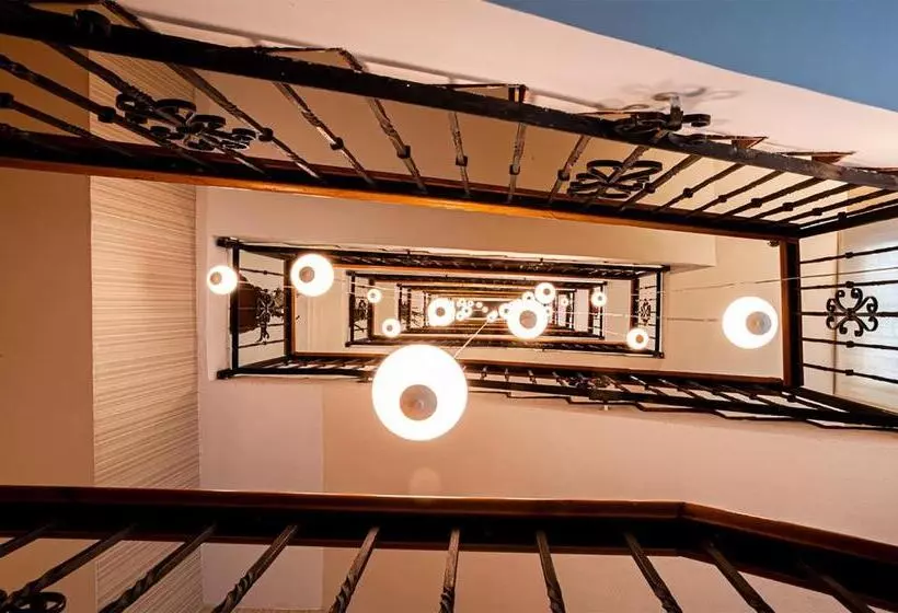 호텔 Catalonia Conde de Floridablanca