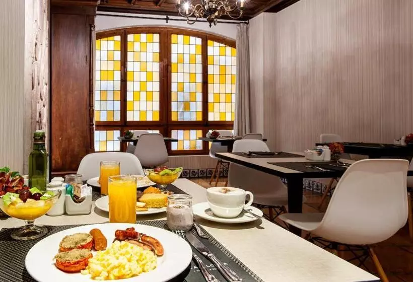 호텔 Catalonia Conde de Floridablanca