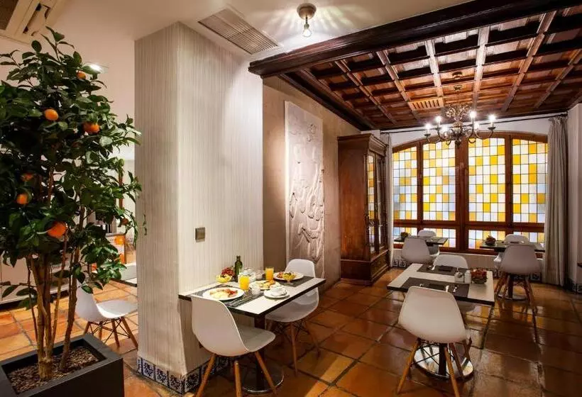 호텔 Catalonia Conde de Floridablanca