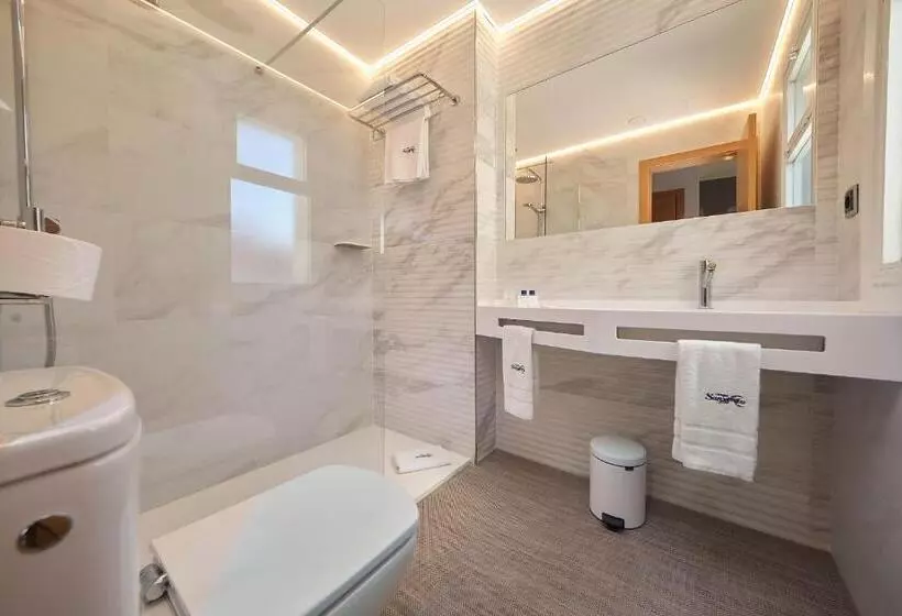 ホテル Faro Salazón