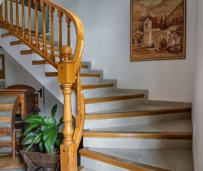 هتل Farré D'avall