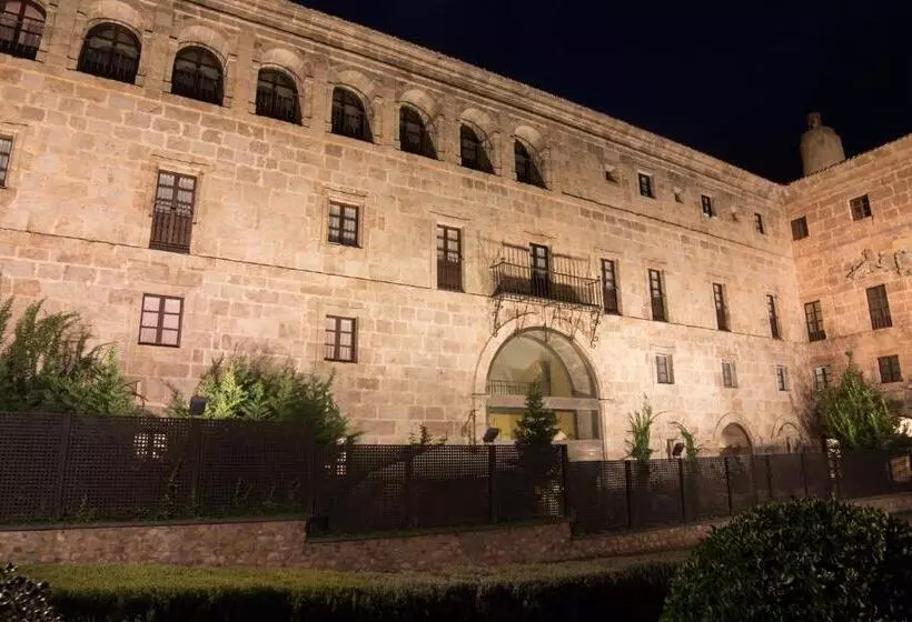 호텔 Hostería Del Monasterio De San Millan