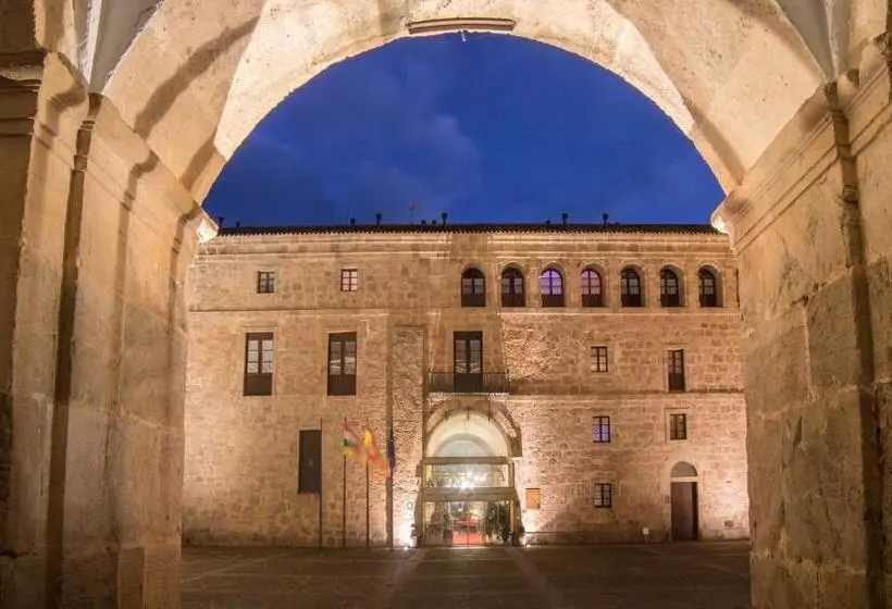 호텔 Hostería Del Monasterio De San Millan