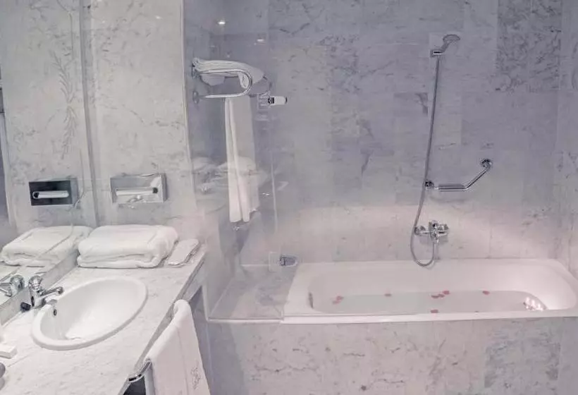 호텔 Hostería Del Monasterio De San Millan