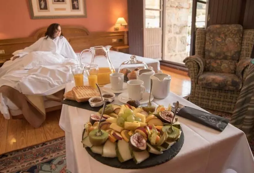 호텔 Hostería Del Monasterio De San Millan