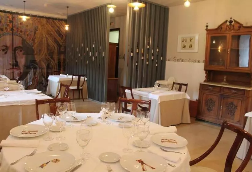 호텔 Hostería Del Monasterio De San Millan