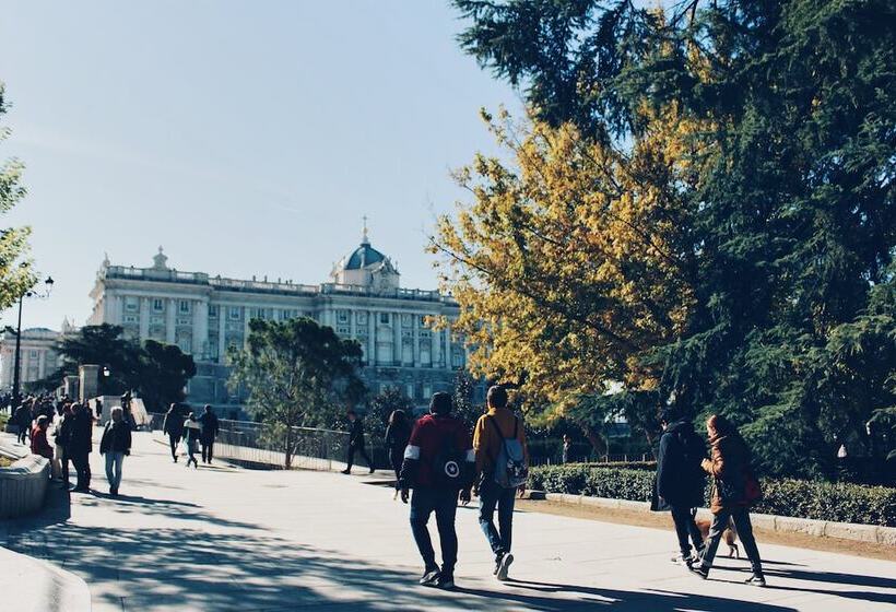 هتل Indigo Madrid Princesa, An Ihg