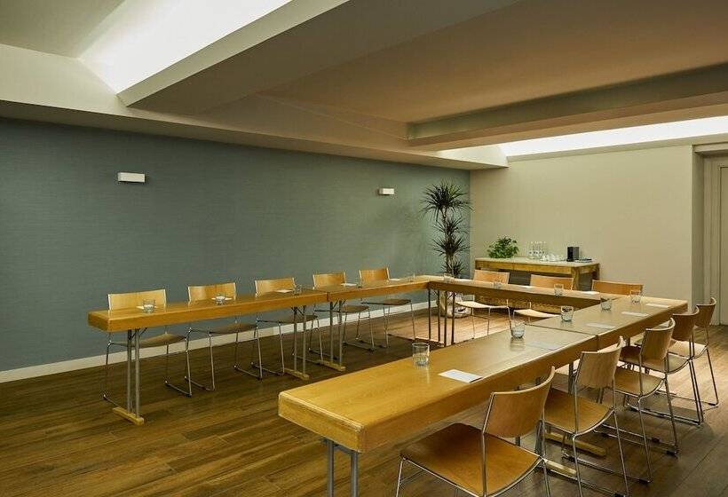 هتل Indigo Madrid Princesa, An Ihg