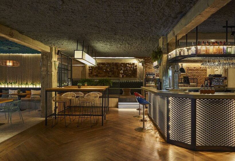 هتل Indigo Madrid Princesa, An Ihg