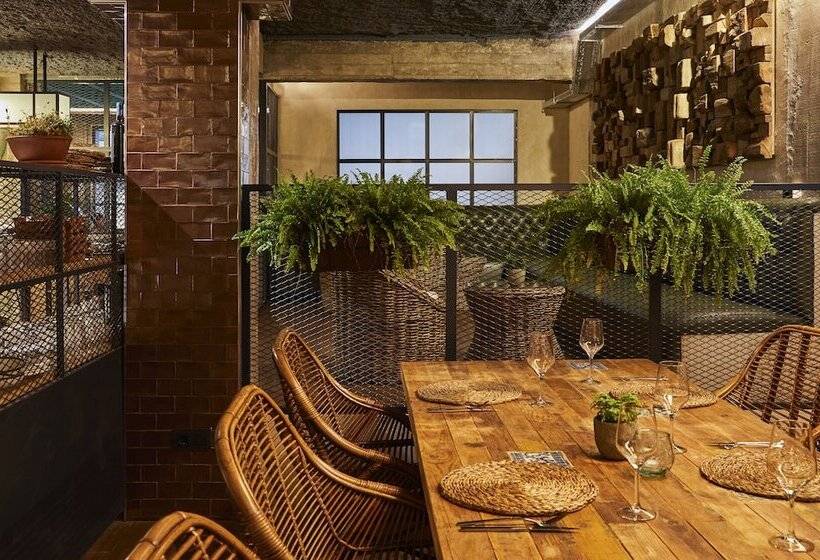 هتل Indigo Madrid Princesa, An Ihg