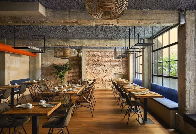 هتل Indigo Madrid Princesa, An Ihg