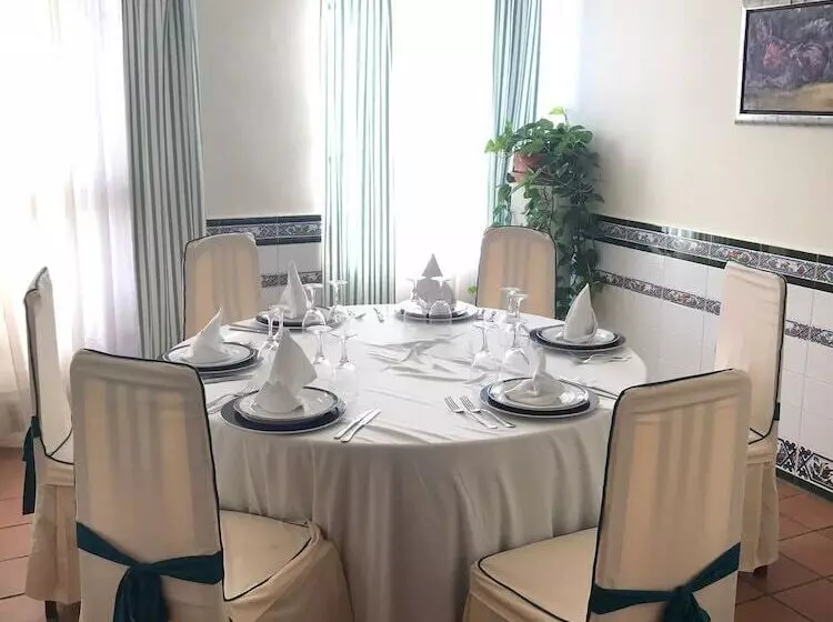 Hotel Mesón Del Moro