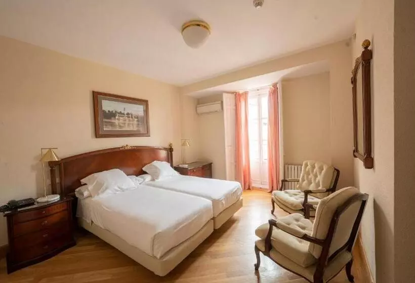 Отель Miranda & Suizo