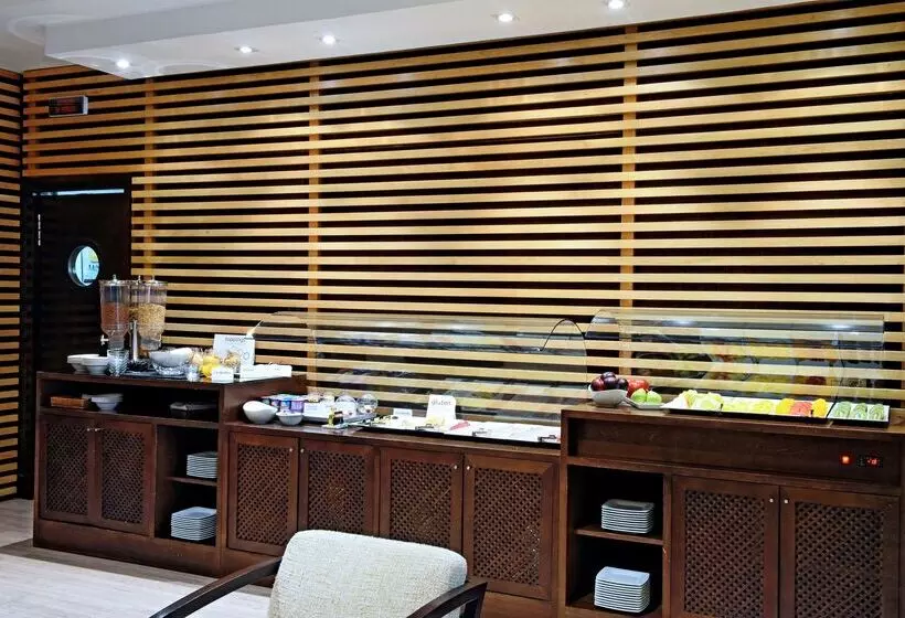 호텔 NH Madrid Balboa