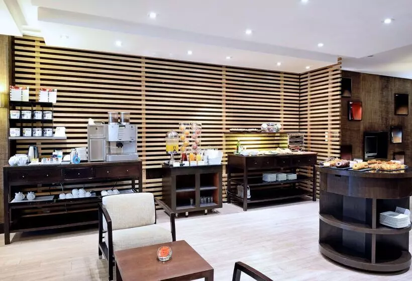 호텔 NH Madrid Balboa