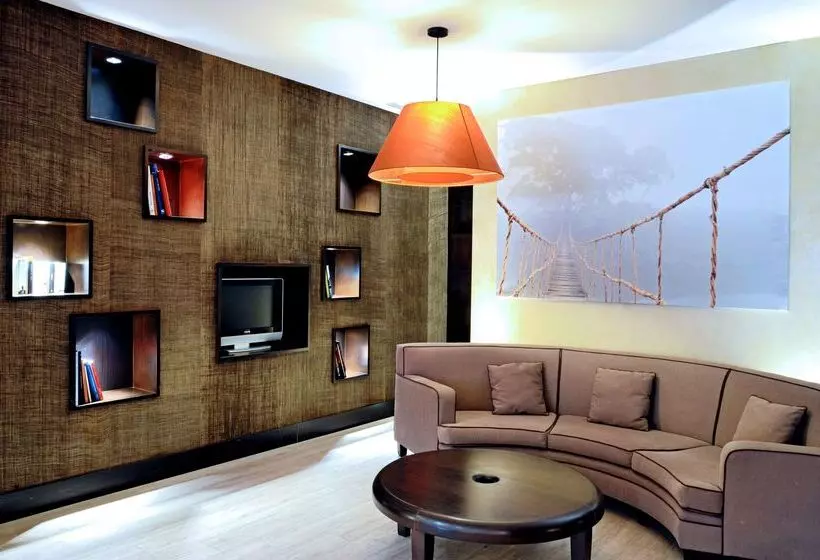 호텔 NH Madrid Balboa