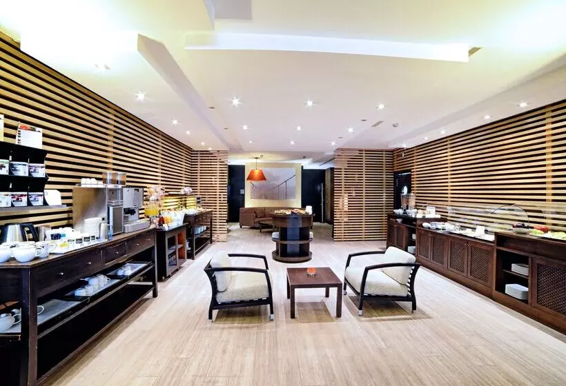 호텔 NH Madrid Balboa