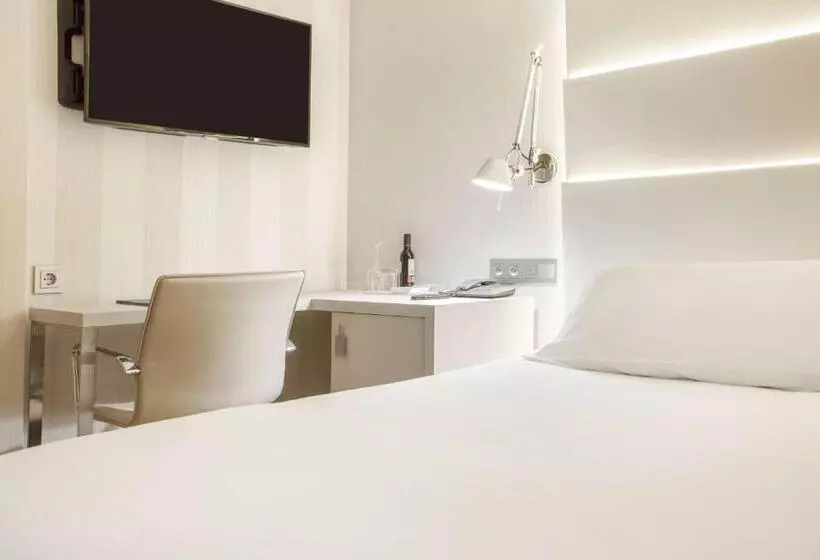 호텔 NH Madrid Balboa