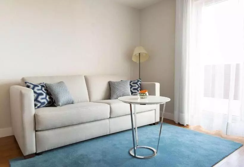 호텔 NH Madrid Balboa