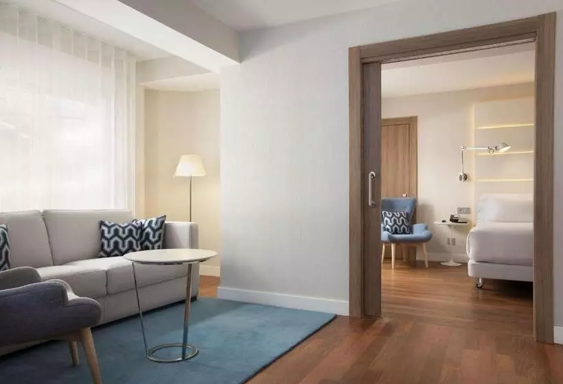 호텔 NH Madrid Balboa