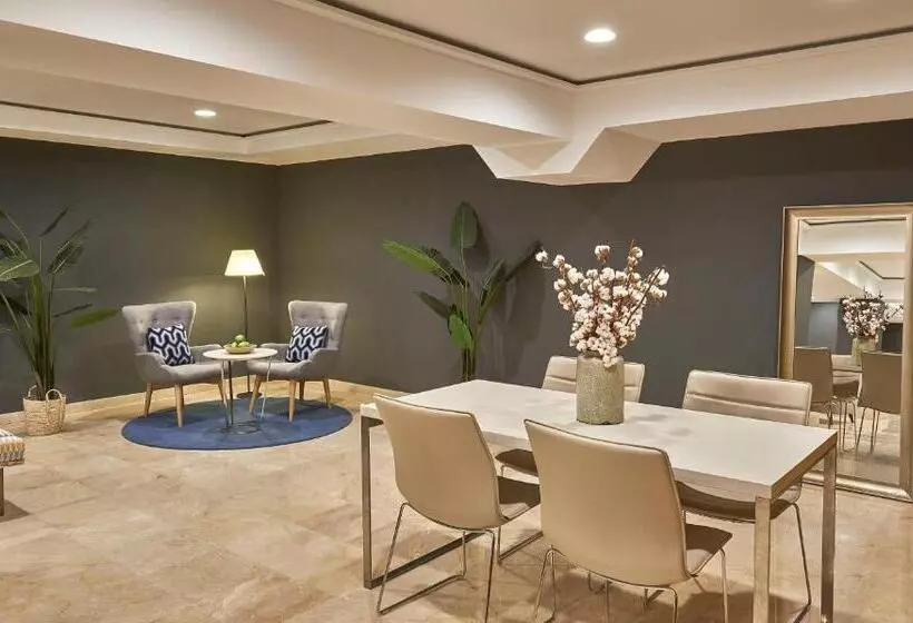 호텔 NH Madrid Balboa