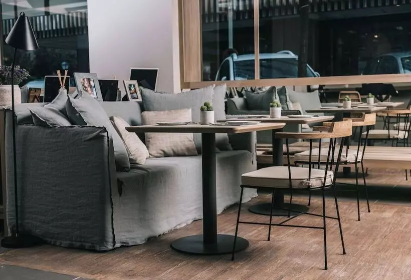 호텔 NH Madrid Balboa