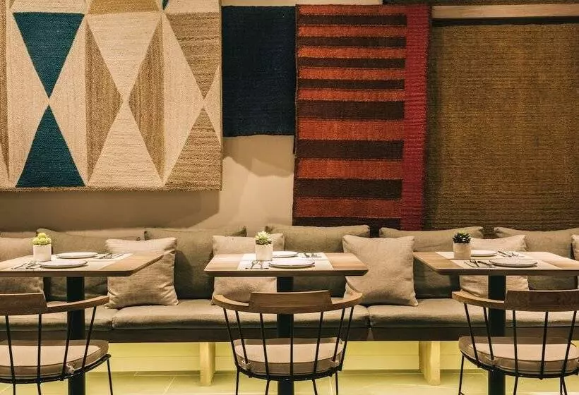 호텔 NH Madrid Balboa