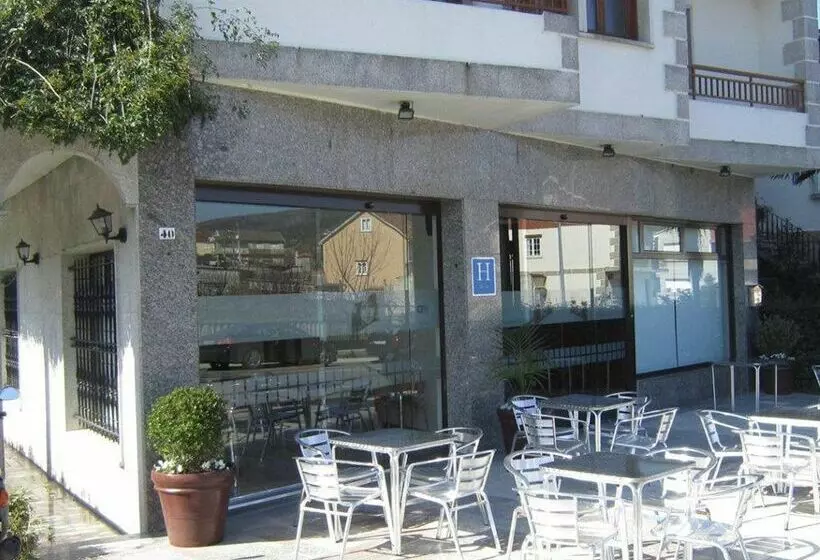 Отель Rosalia De Castro