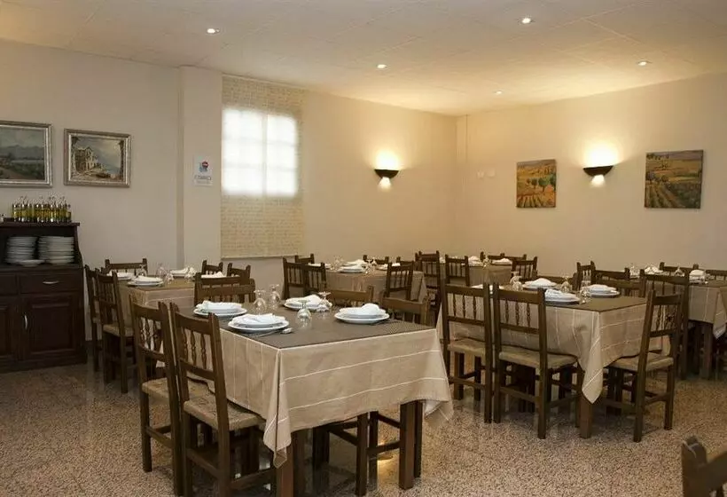 Отель Rosalia De Castro