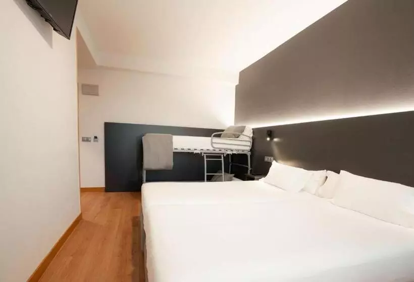 בית מלון כפרי Sancho Ramírez