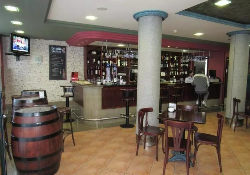 هتل Virgen Del Camino Pontevedra