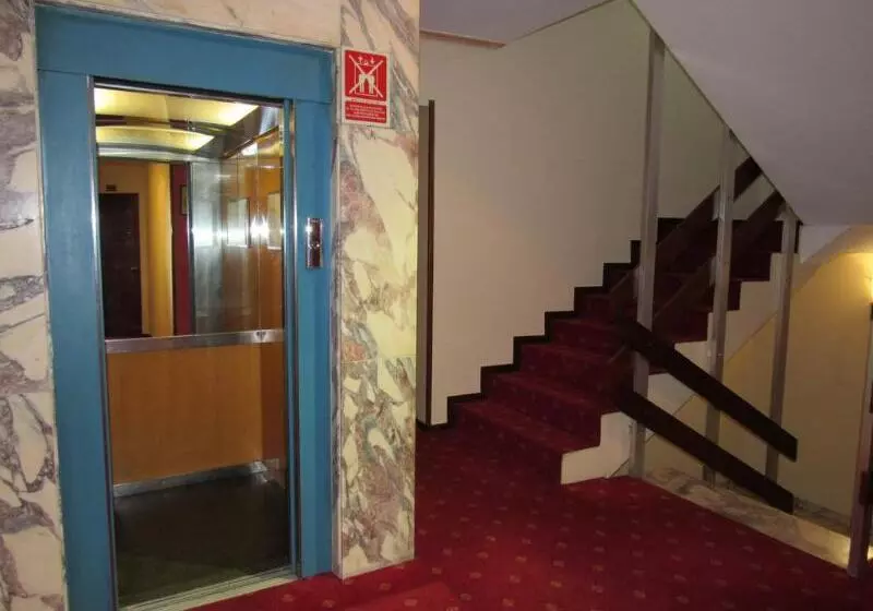 هتل Virgen Del Camino Pontevedra