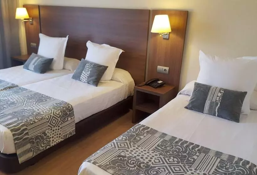 Отель Golden Acqua Salou