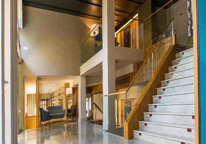 Отель Golden Acqua Salou