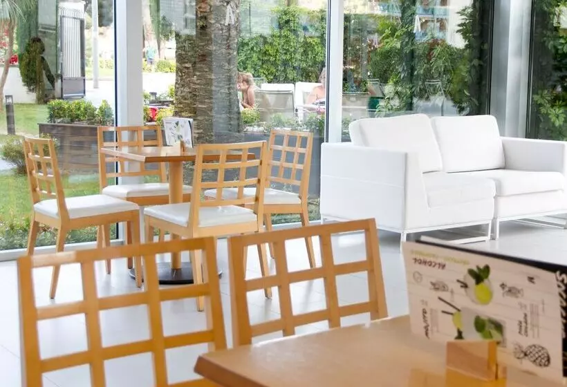 فندق ALEGRIA Fenals Mar