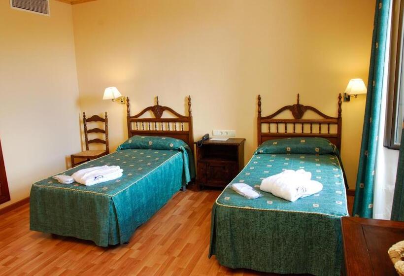 هتل Balneari De Vallfogona De Riucorb