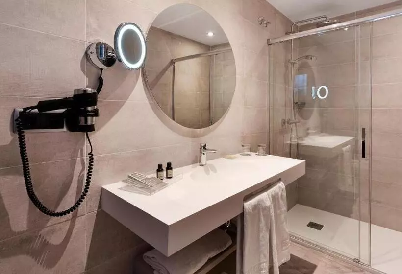 هتل Catalonia Hispalis