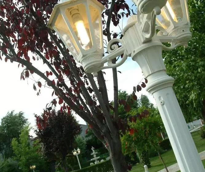 בית מלון כפרי Complejo París