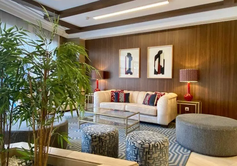 هتل Derby Sevilla