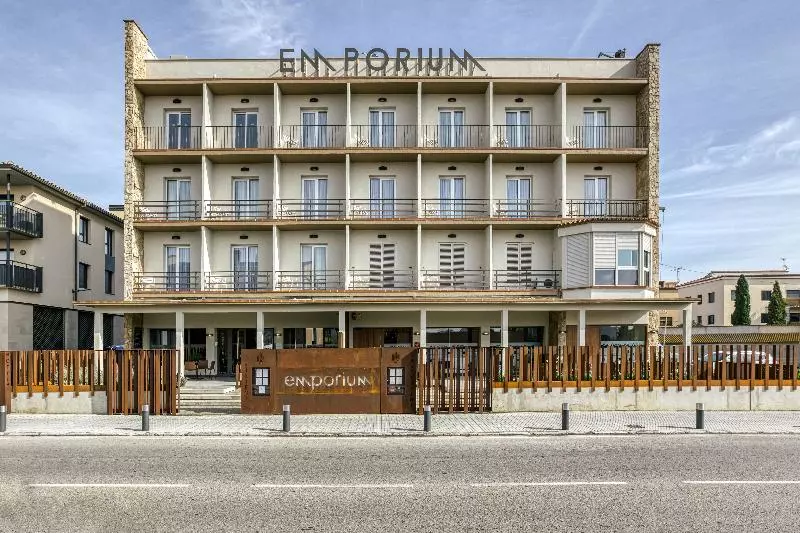 酒店 Emporium Adults Only