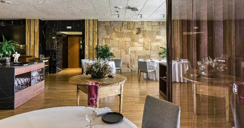 酒店 Emporium Adults Only