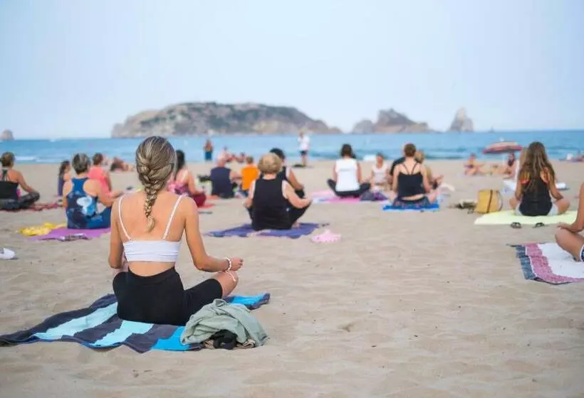 Отель Coral Boutique