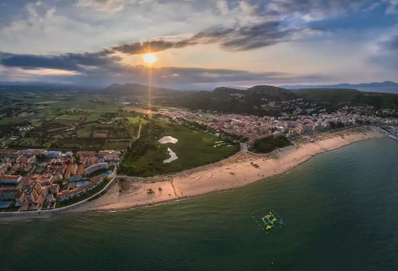 Отель Coral Boutique