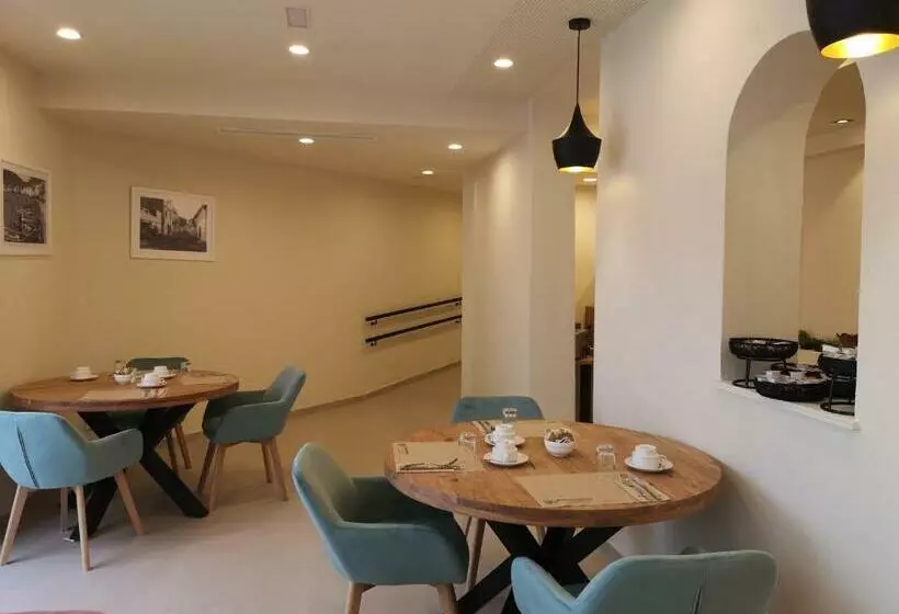 Отель Coral Boutique