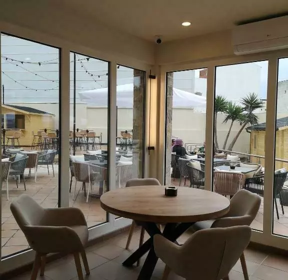 Отель Coral Boutique