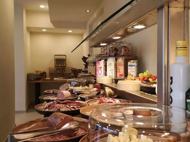 Отель Coral Boutique